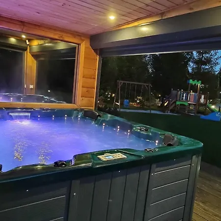 Cztery Pory Roku - Kominek, Sauna, Jacuzzi