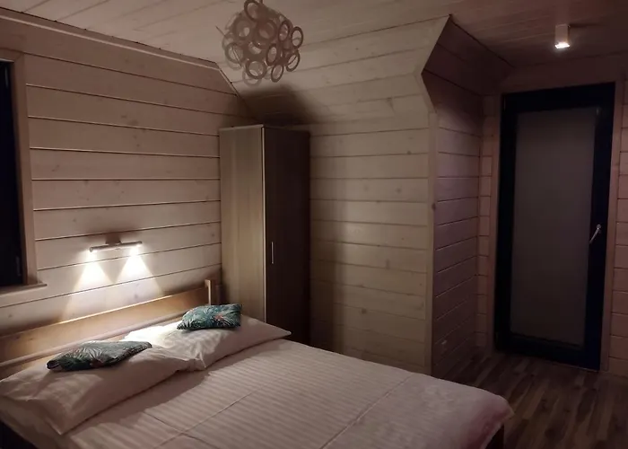 בקתה Cztery Pory Roku - Kominek, Sauna, Jacuzzi *