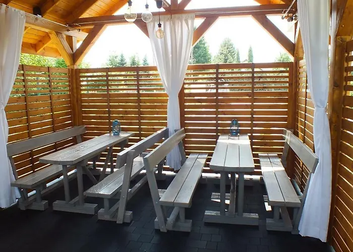 בקתה Cztery Pory Roku - Kominek, Sauna, Jacuzzi